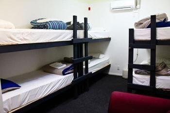 Eagles Nest Backpackers Hostel Hamilton Buitenkant foto